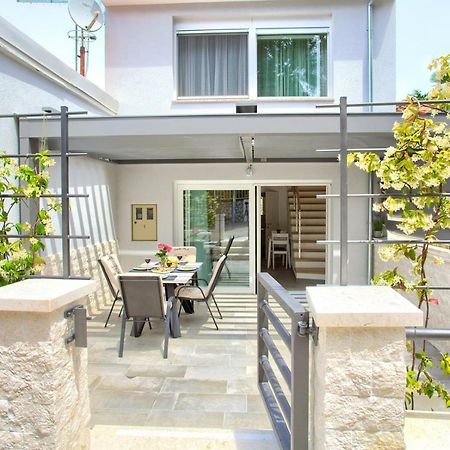 Holiday House Mar Malinska Exterior photo